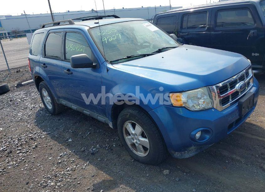 2009 Ford Escape XLT (VIN 1FMCU03739KC99958) main photo