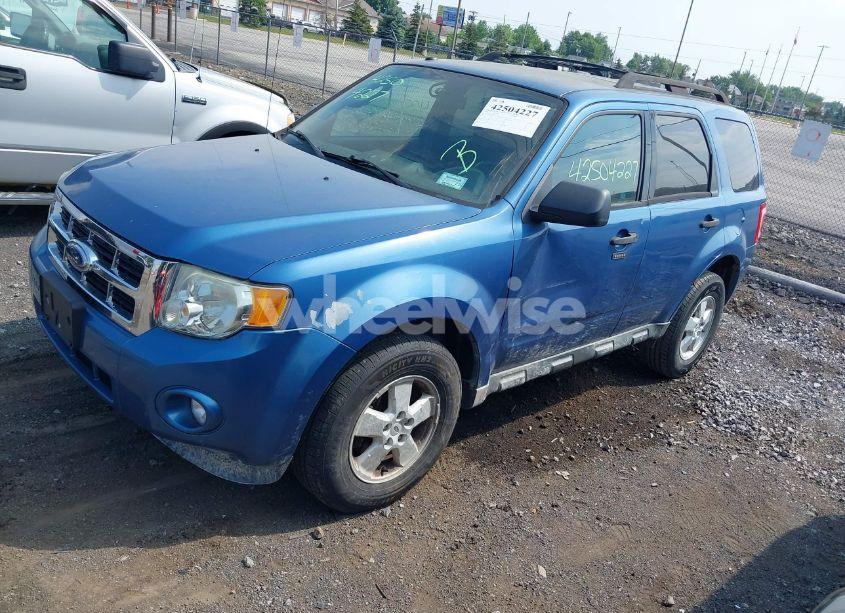 Photo 2 of 2009 Ford Escape XLT (VIN 1FMCU03739KC99958)