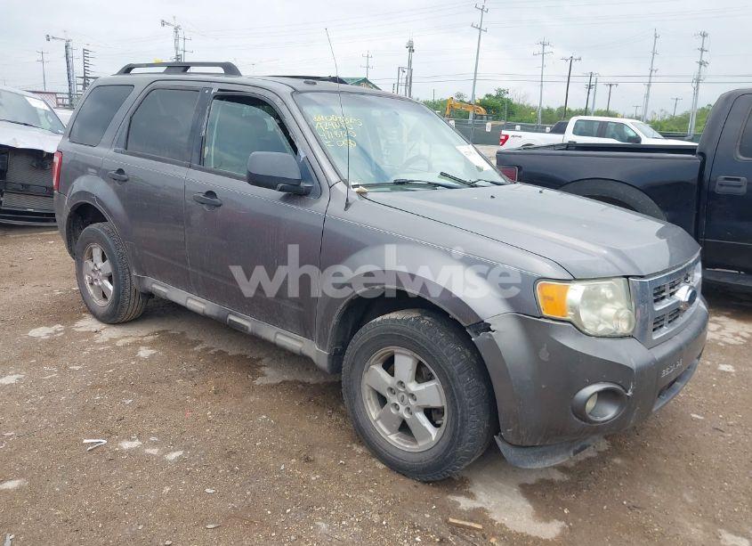 2009 Ford Escape XLT (VIN 1FMCU03749KA29640) main photo