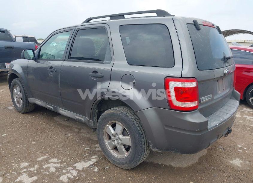 Photo 3 of 2009 Ford Escape XLT (VIN 1FMCU03749KA29640)