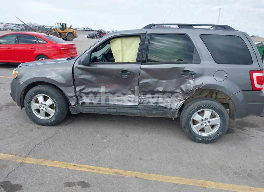 Photo 14 of 2009 Ford Escape XLT (VIN 1FMCU03749KA56093)