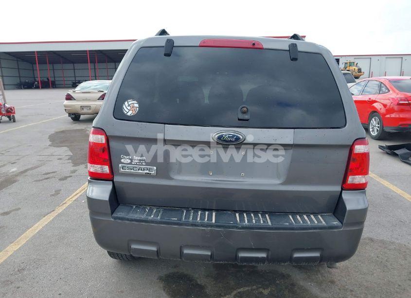 Photo 16 of 2009 Ford Escape XLT (VIN 1FMCU03749KA56093)