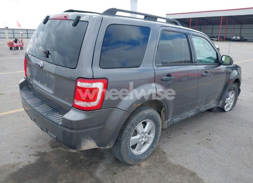 Photo 4 of 2009 Ford Escape XLT (VIN 1FMCU03749KA56093)