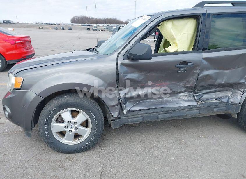 Photo 6 of 2009 Ford Escape XLT (VIN 1FMCU03749KA56093)