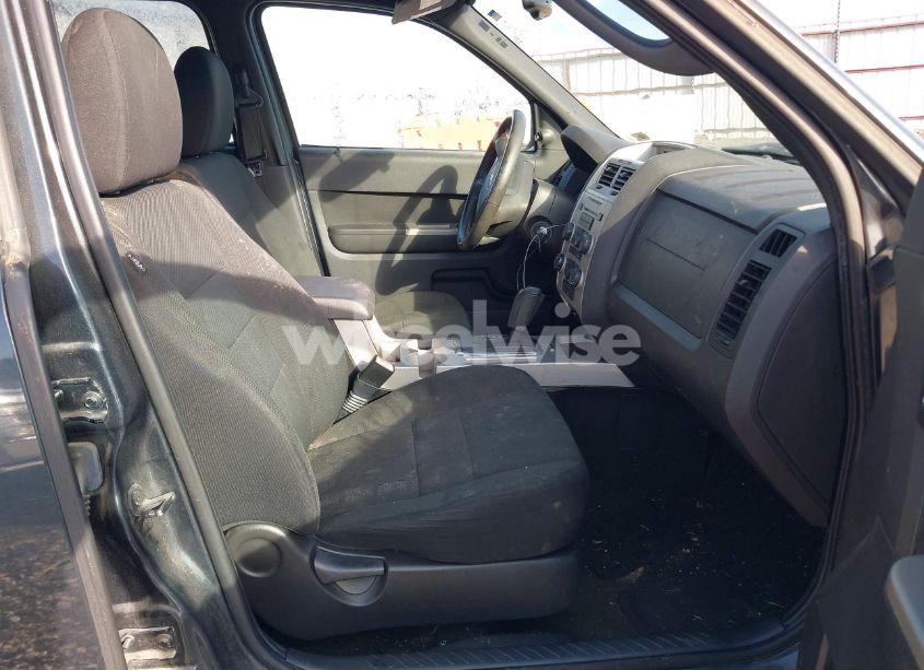 Photo 5 of 2009 Ford Escape XLT (VIN 1FMCU03749KB20987)