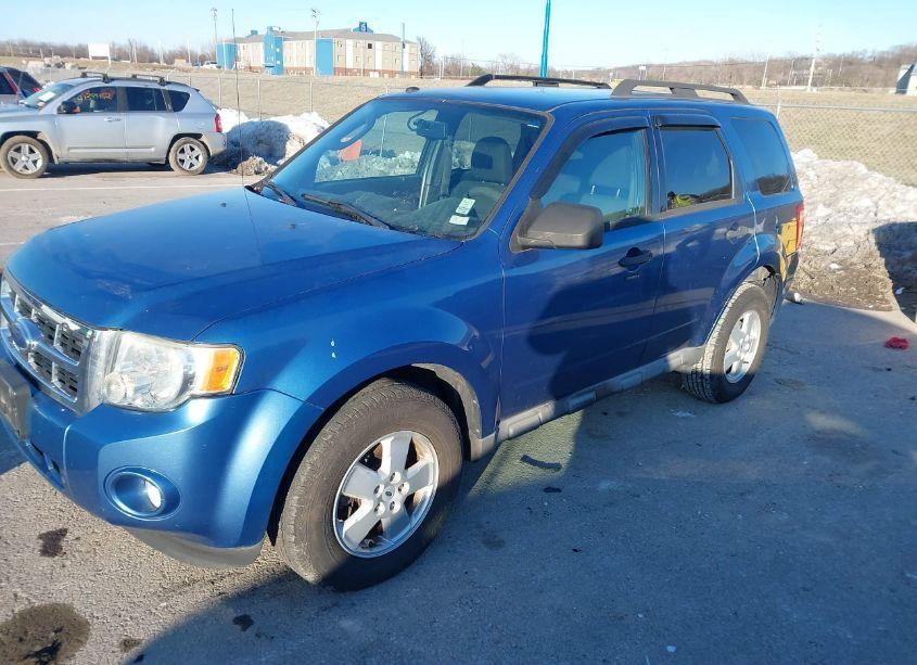 Photo 2 of 2009 Ford Escape XLT (VIN 1FMCU03749KC47920)