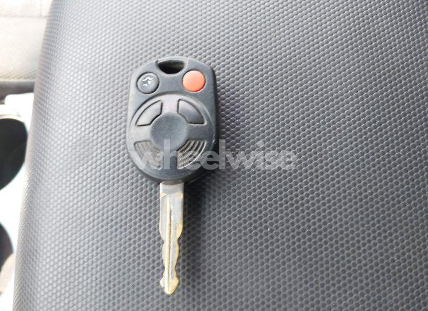 Photo 11 of 2009 Ford Escape XLT (VIN 1FMCU03749KD11535)