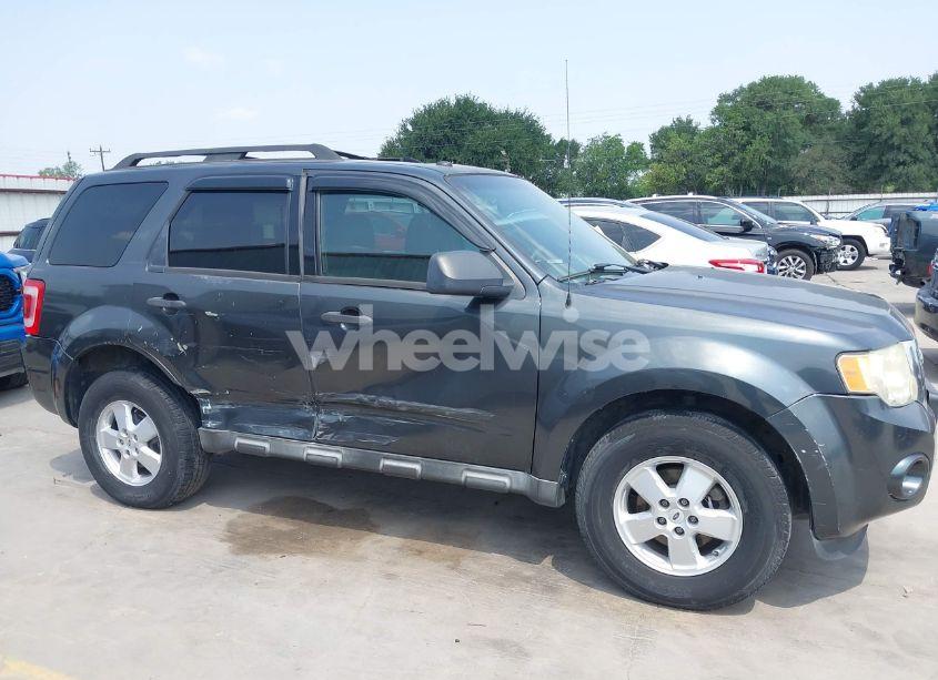 Photo 13 of 2009 Ford Escape XLT (VIN 1FMCU03749KD11535)