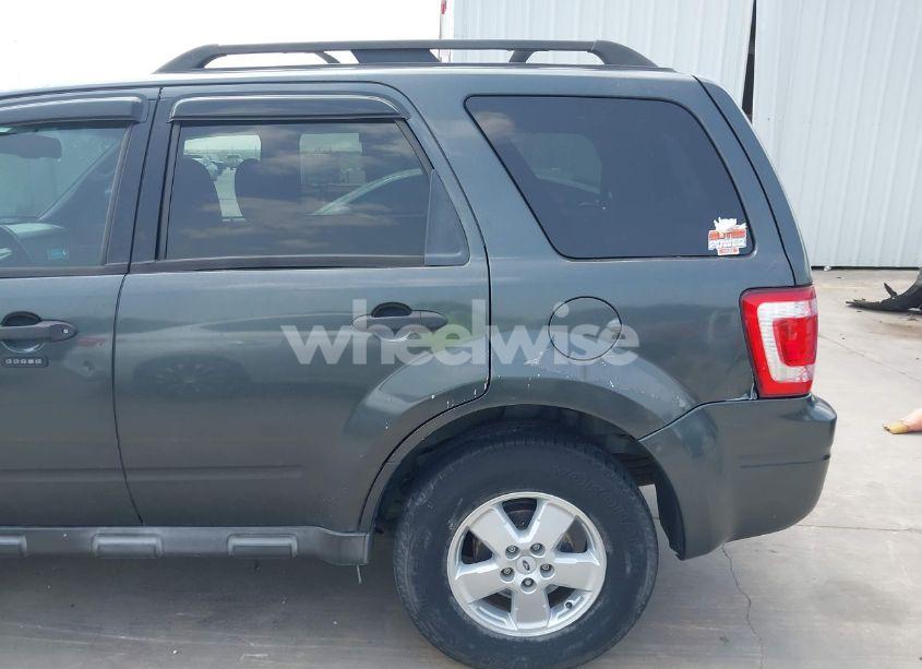 Photo 15 of 2009 Ford Escape XLT (VIN 1FMCU03749KD11535)