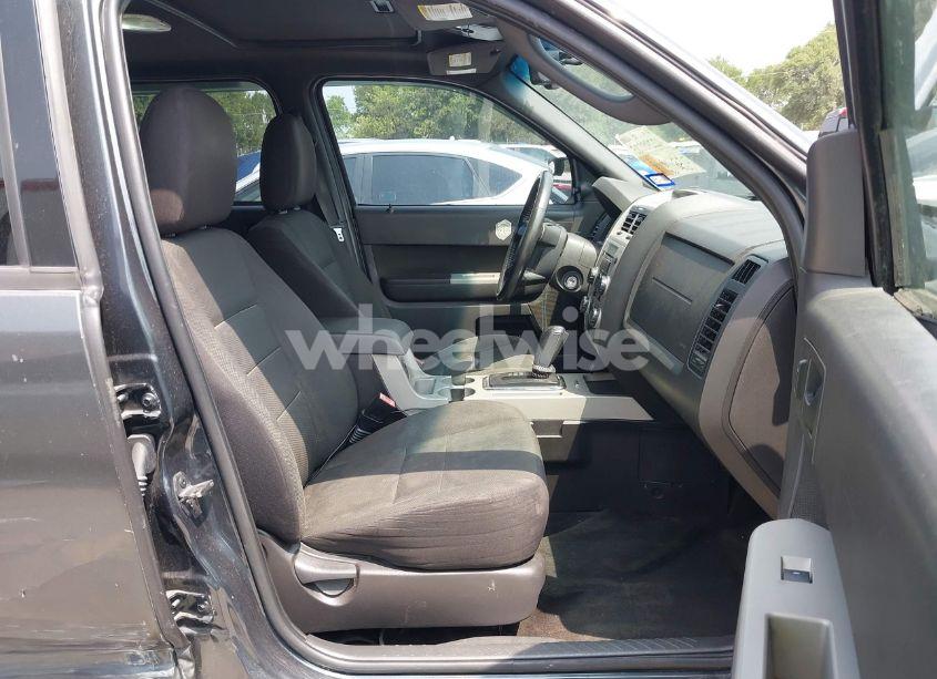 Photo 5 of 2009 Ford Escape XLT (VIN 1FMCU03749KD11535)