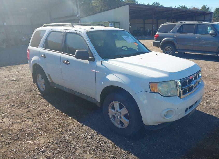 2009 Ford Escape XLT (VIN 1FMCU03759KB72273) main photo