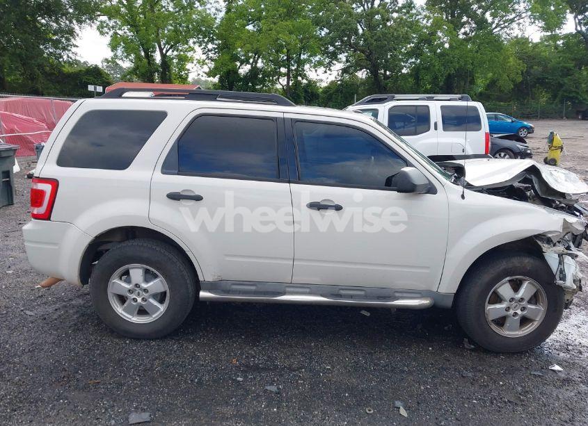 Photo 14 of 2009 Ford Escape XLT (VIN 1FMCU03759KC03621)