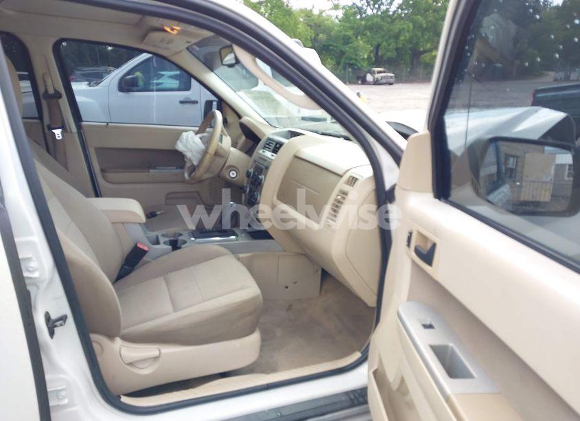 Photo 5 of 2009 Ford Escape XLT (VIN 1FMCU03759KC03621)