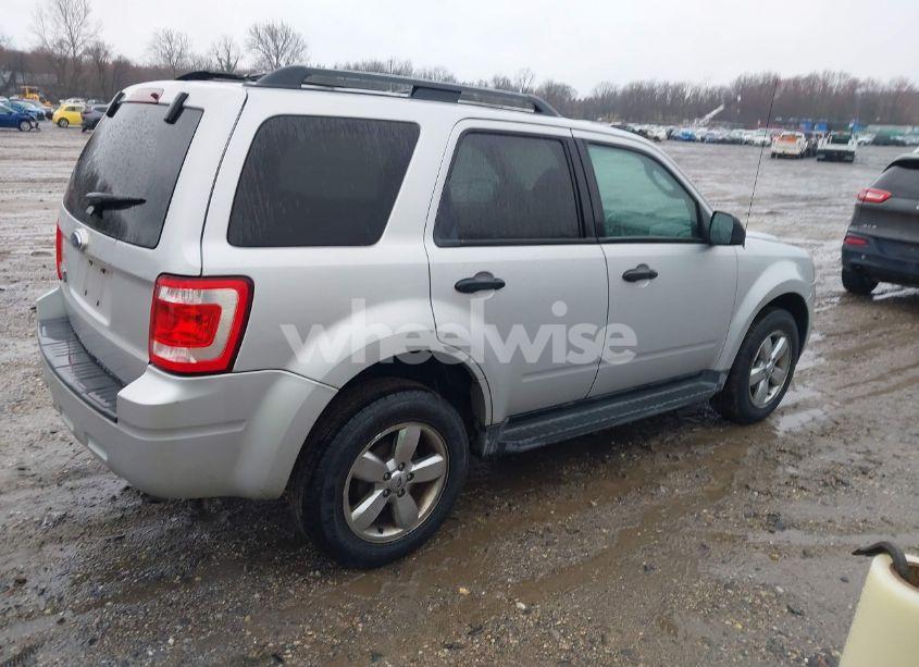 Photo 4 of 2009 Ford Escape XLT (VIN 1FMCU03759KC57145)
