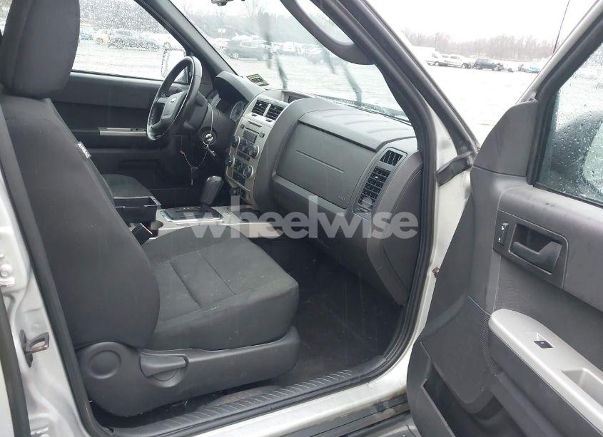 Photo 5 of 2009 Ford Escape XLT (VIN 1FMCU03759KC57145)