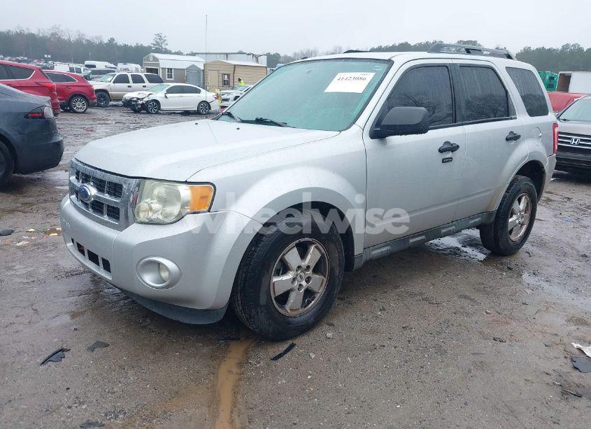 Photo 2 of 2009 Ford Escape XLT (VIN 1FMCU03779KA15358)
