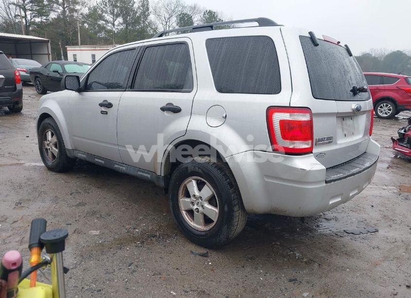 Photo 3 of 2009 Ford Escape XLT (VIN 1FMCU03779KA15358)