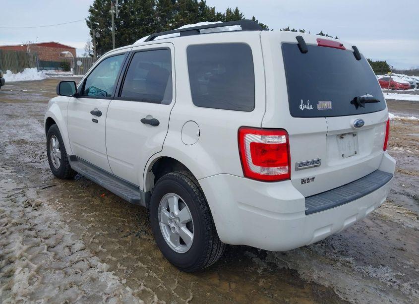 Photo 3 of 2009 Ford Escape XLT (VIN 1FMCU03779KB08915)