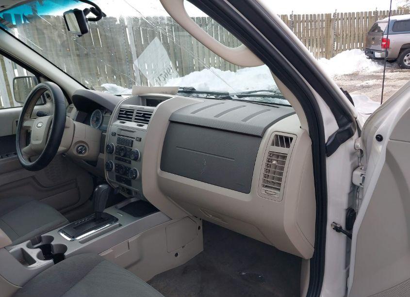 Photo 5 of 2009 Ford Escape XLT (VIN 1FMCU03779KB08915)