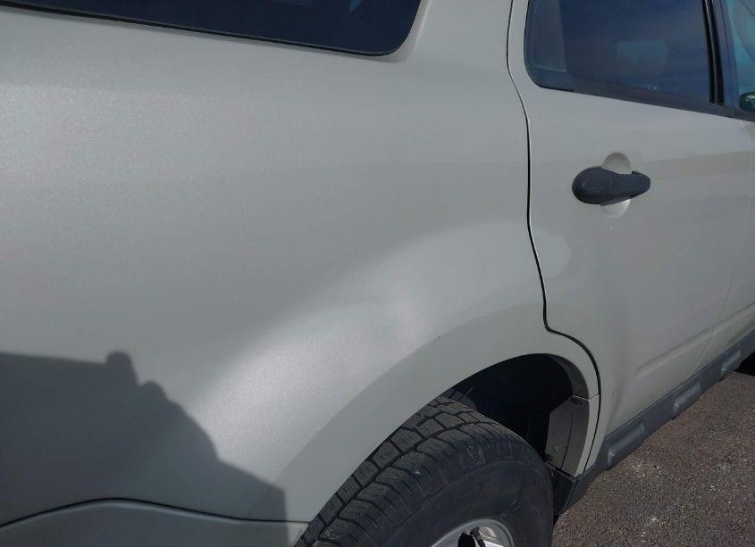 Photo 13 of 2009 Ford Escape XLT (VIN 1FMCU03779KB94906)