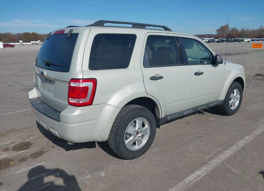Photo 4 of 2009 Ford Escape XLT (VIN 1FMCU03779KB94906)