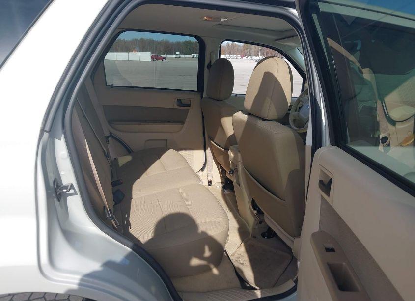 Photo 8 of 2009 Ford Escape XLT (VIN 1FMCU03779KB94906)