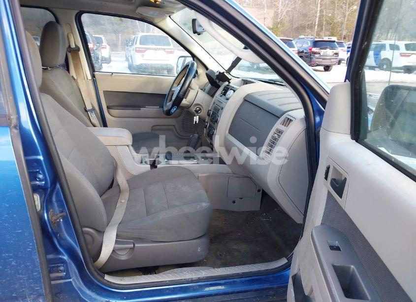 Photo 5 of 2009 Ford Escape XLT (VIN 1FMCU03789KA08841)