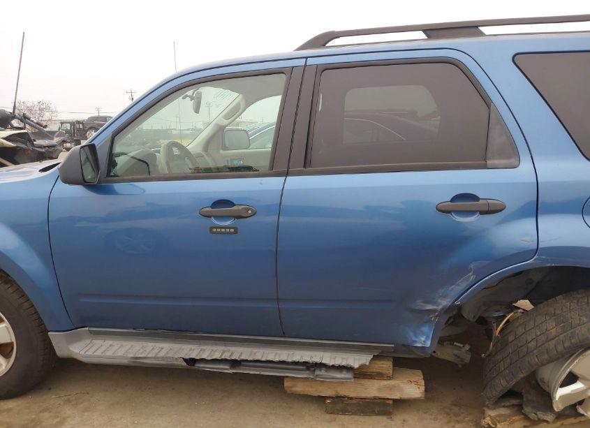 Photo 14 of 2009 Ford Escape XLT (VIN 1FMCU03789KB30261)