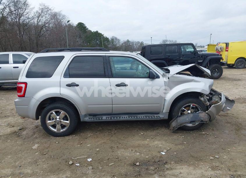 Photo 13 of 2009 Ford Escape XLT (VIN 1FMCU03789KB34181)