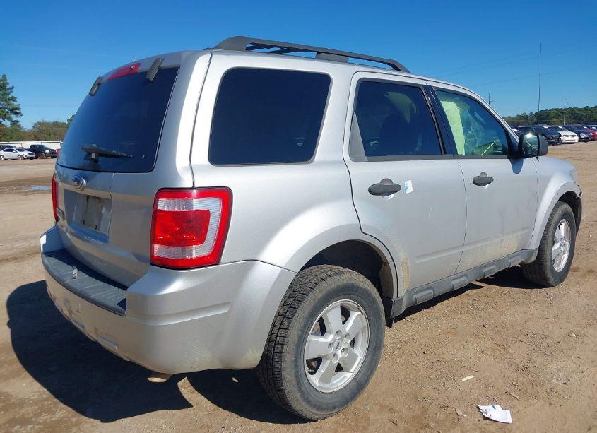 Photo 4 of 2009 Ford Escape XLT (VIN 1FMCU03799KA21212)