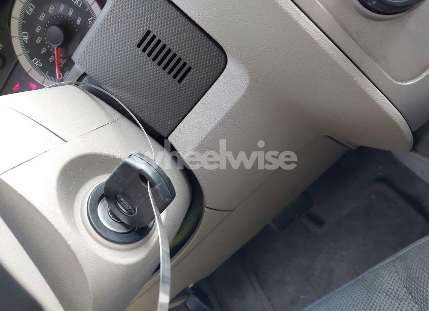 Photo 11 of 2009 Ford Escape XLT (VIN 1FMCU03799KA82592)