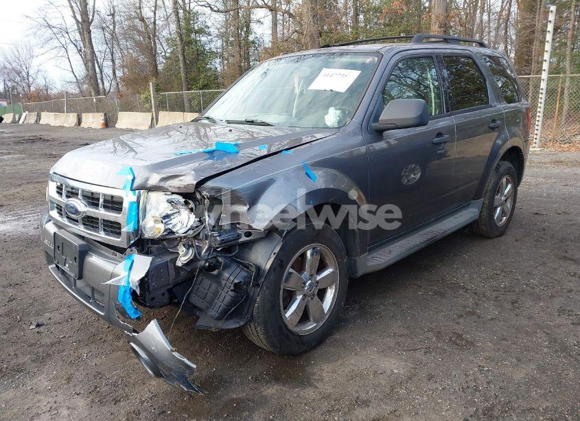 Photo 2 of 2009 Ford Escape XLT (VIN 1FMCU03799KA82592)