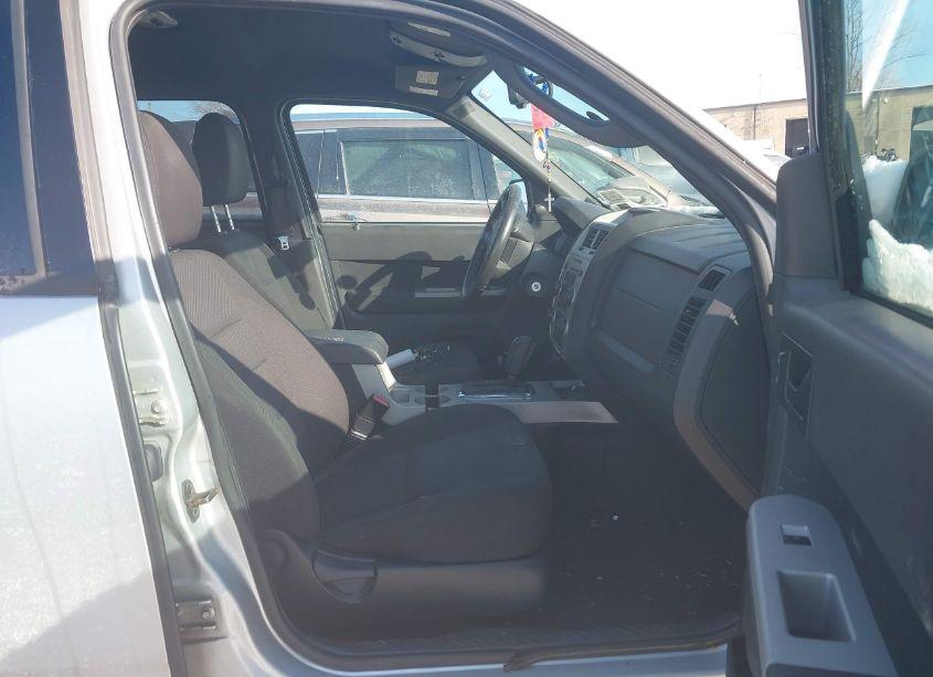 Photo 5 of 2009 Ford Escape XLT (VIN 1FMCU03799KC85305)