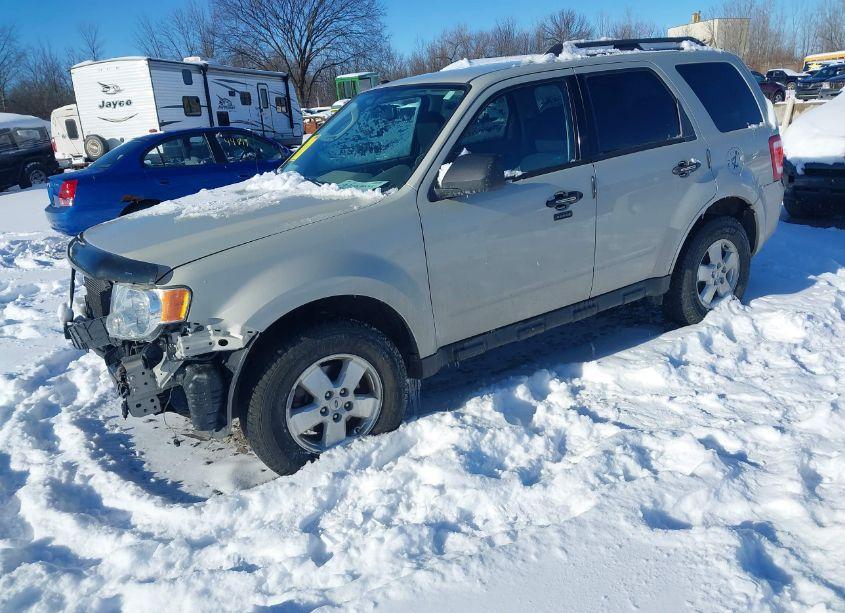 Photo 2 of 2009 Ford Escape XLT (VIN 1FMCU037X9KA87011)