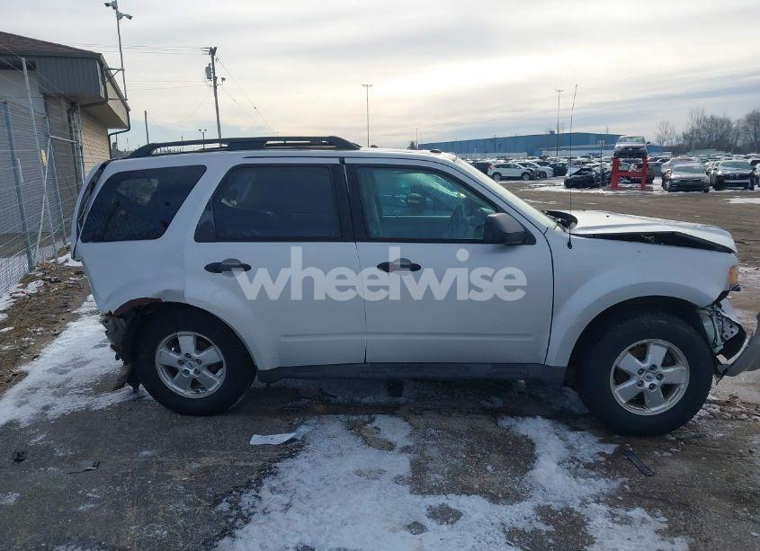 Photo 13 of 2009 Ford Escape XLT (VIN 1FMCU037X9KA87722)