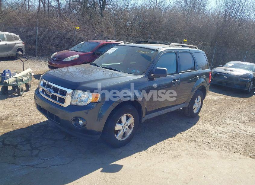 Photo 2 of 2009 Ford Escape XLT (VIN 1FMCU037X9KC05204)