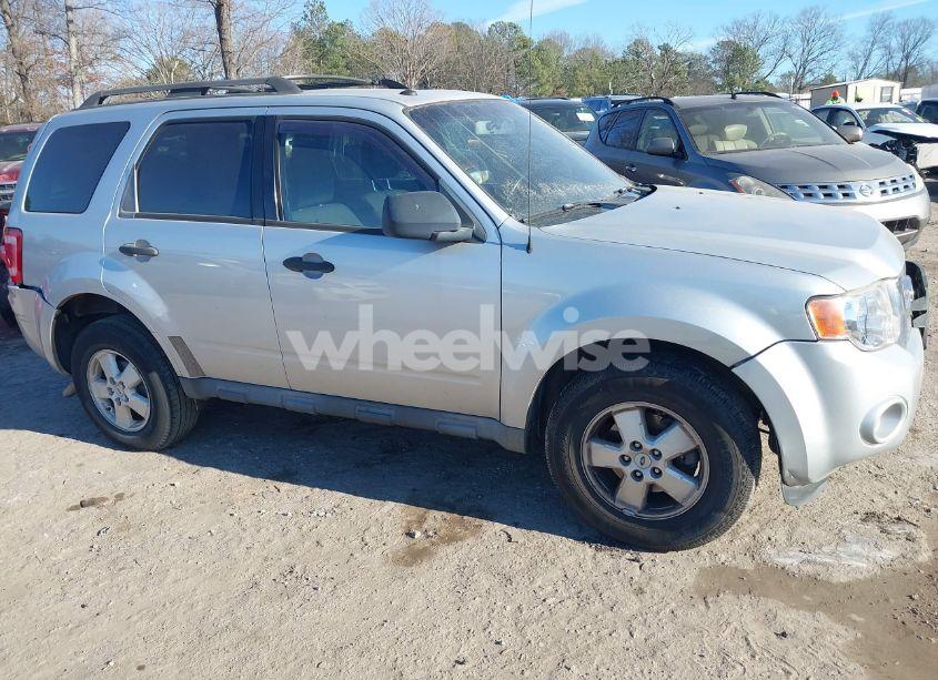 2009 Ford Escape XLT (VIN 1FMCU03G09KA26296) main photo