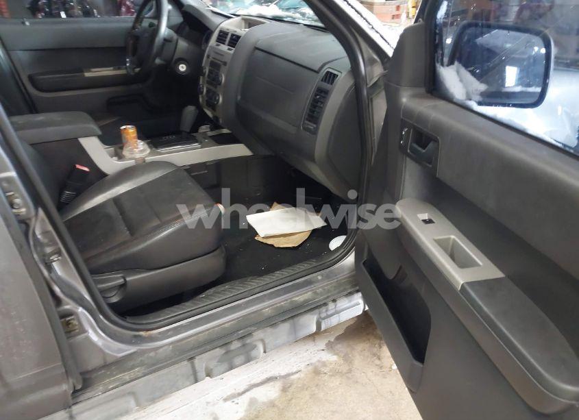 Photo 5 of 2009 Ford Escape XLT (VIN 1FMCU03G09KA98163)