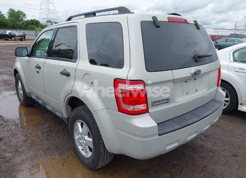 Photo 3 of 2009 Ford Escape XLT (VIN 1FMCU03G09KB63836)