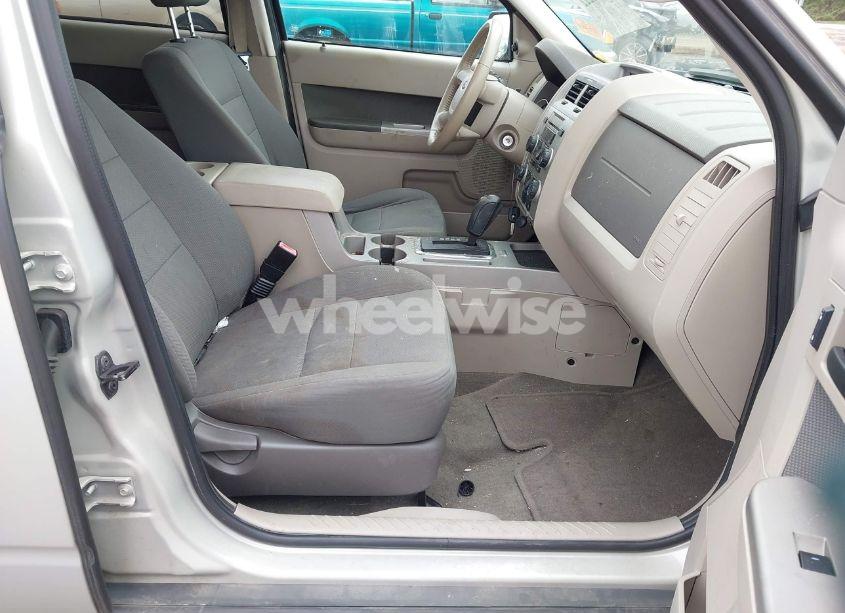 Photo 5 of 2009 Ford Escape XLT (VIN 1FMCU03G09KB63836)