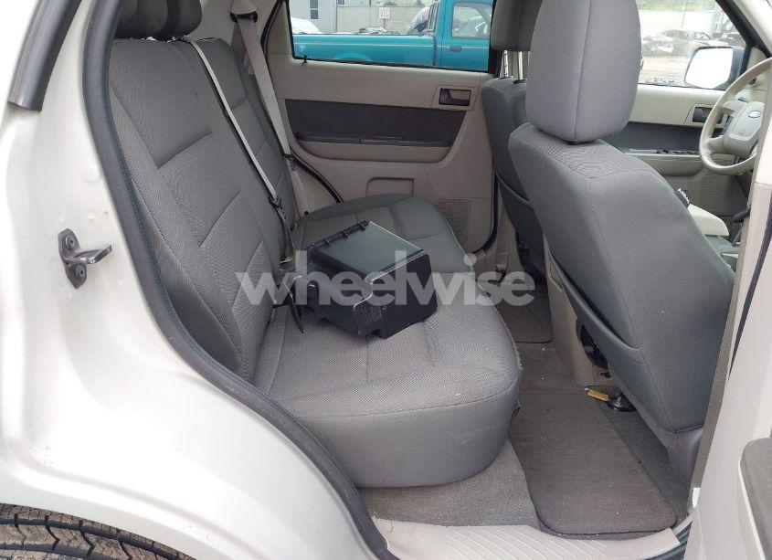 Photo 8 of 2009 Ford Escape XLT (VIN 1FMCU03G09KB63836)