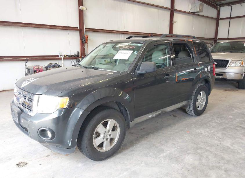 Photo 2 of 2009 Ford Escape XLT (VIN 1FMCU03G19KB35026)