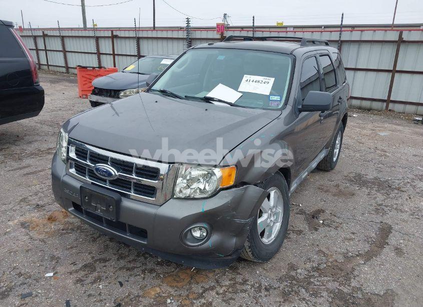Photo 2 of 2009 Ford Escape XLT (VIN 1FMCU03G19KD15428)