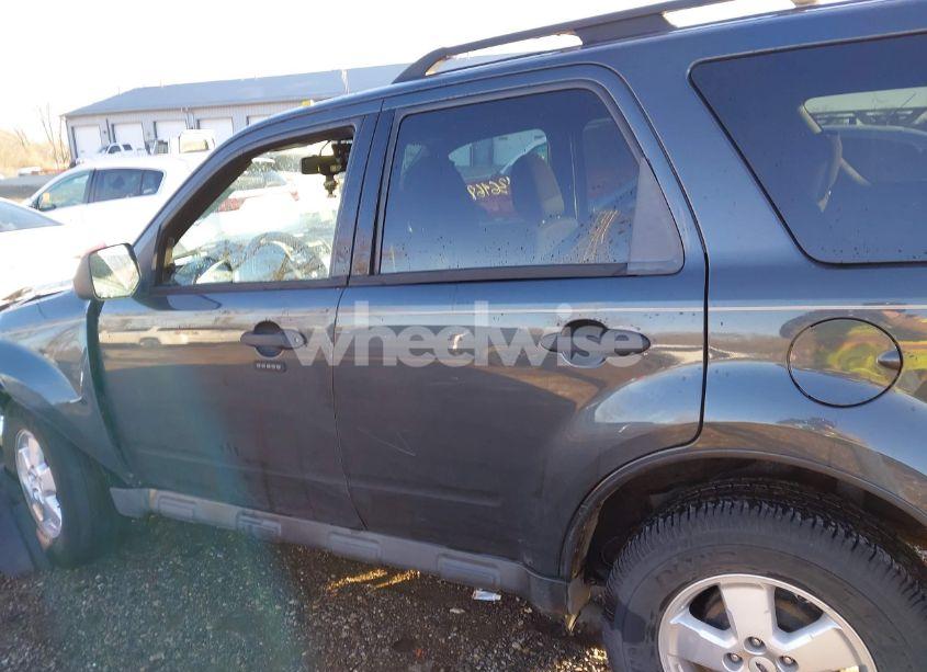 Photo 14 of 2009 Ford Escape XLT (VIN 1FMCU03G39KA51323)