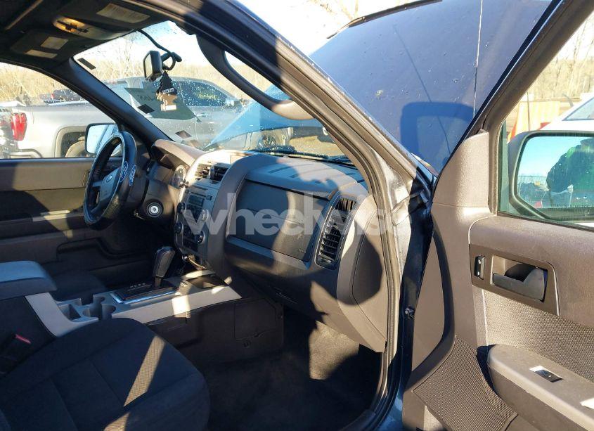 Photo 5 of 2009 Ford Escape XLT (VIN 1FMCU03G39KA51323)