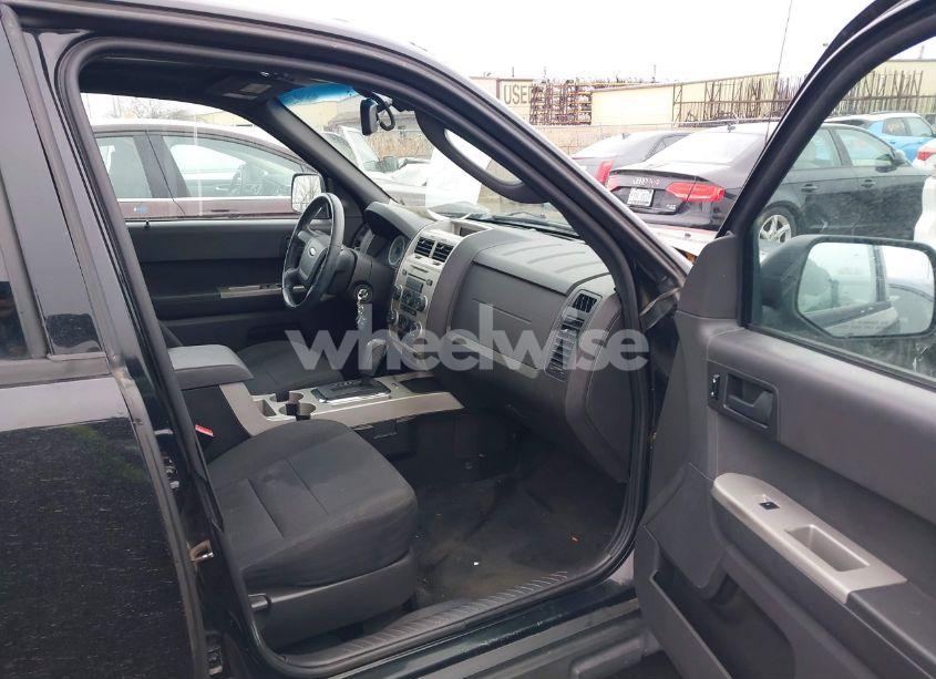 Photo 5 of 2009 Ford Escape XLT (VIN 1FMCU03G49KA15432)