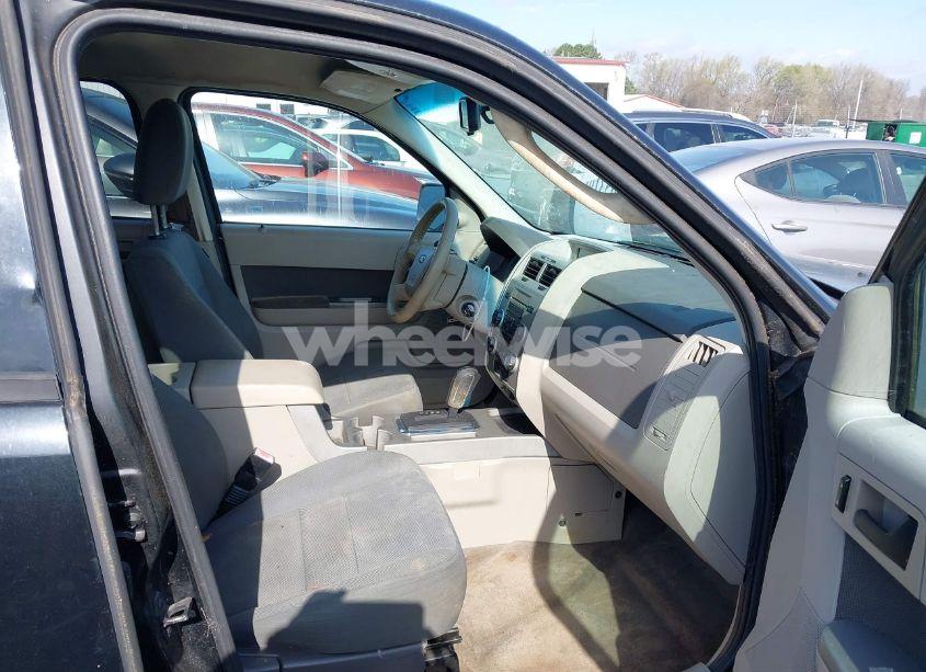 Photo 5 of 2009 Ford Escape XLT (VIN 1FMCU03G49KA56627)