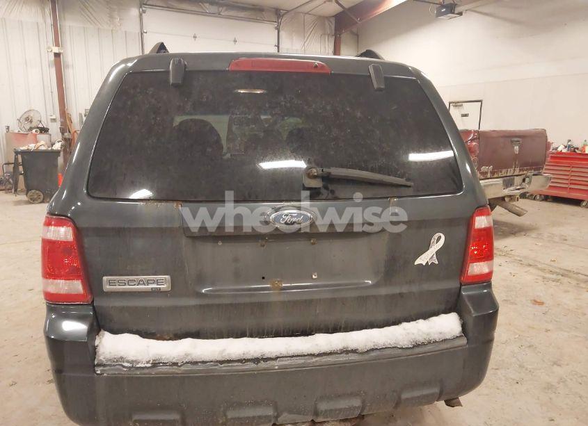Photo 16 of 2009 Ford Escape XLT (VIN 1FMCU03G49KB68893)