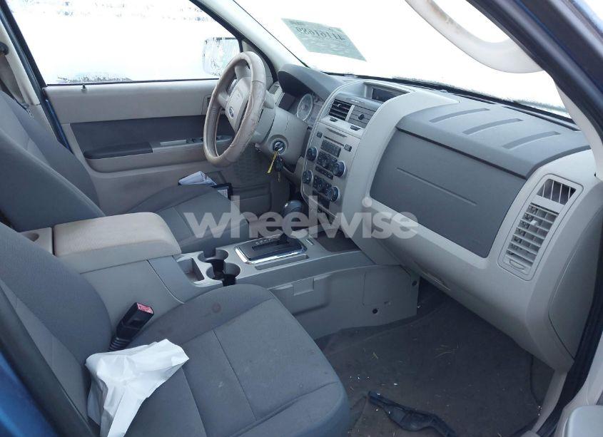 Photo 5 of 2009 Ford Escape XLT (VIN 1FMCU03G59KC03697)