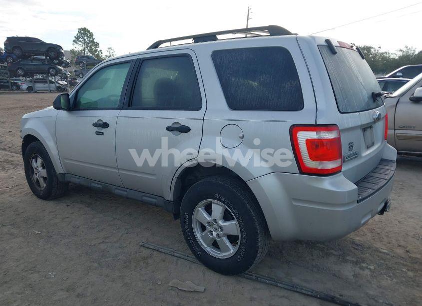 Photo 3 of 2009 Ford Escape XLT (VIN 1FMCU03G69KA44088)